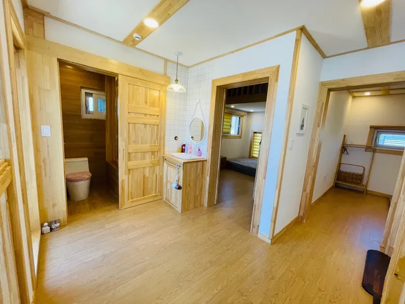 [Andeok, Seogwipo] #6 rooms #4 bathrooms #2 duplexes #2 playrooms Sanbangsan view private house 42