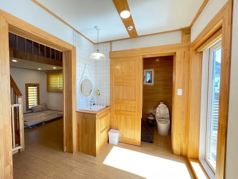 [Andeok, Seogwipo] #6 rooms #4 bathrooms #2 duplexes #2 playrooms Sanbangsan view private house 45