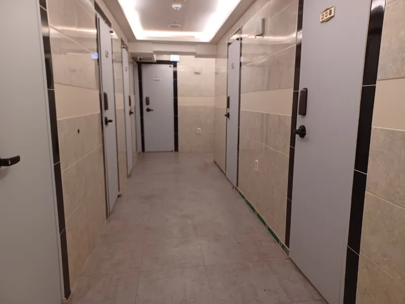 [Seocho, Seoul][Gangnam] Overwhelming location! 3 minutes from the station, large window, private bathroom 13 15