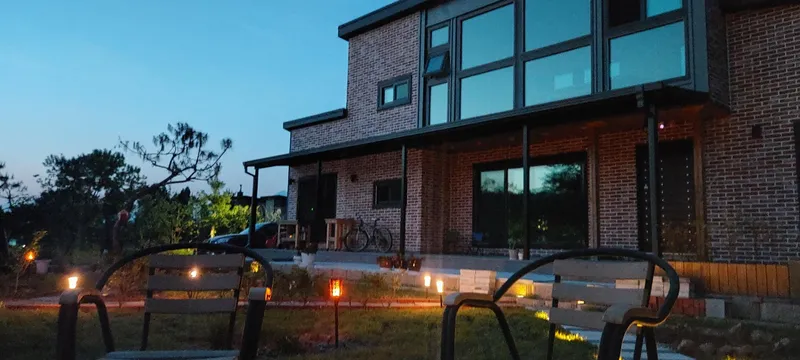 [Yangpyeong] River view and bicycle/walking path/fire pit pretty yard luxury one month living 1st floor 47