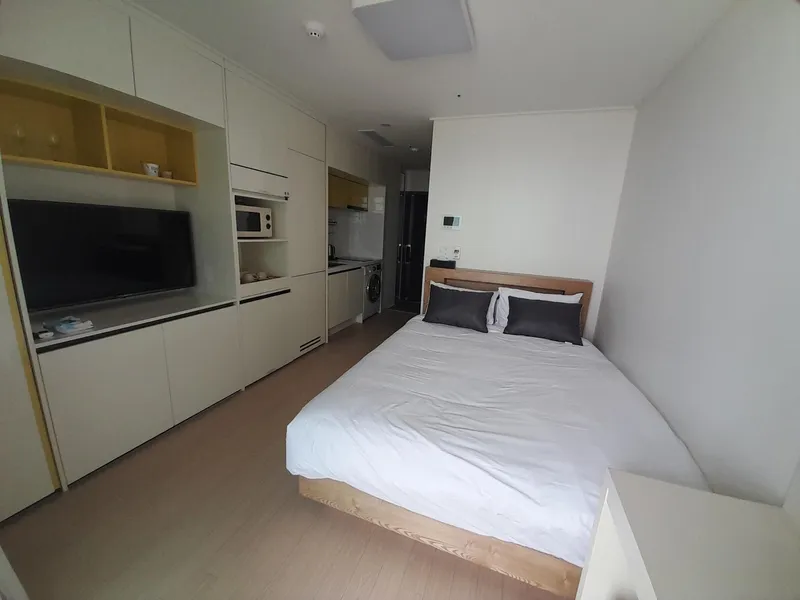 [Yangyang] E7-10/1. High-rise ocean view. Full options. Bed sunrise. Close to Yangridan-gil. OTT available. 8