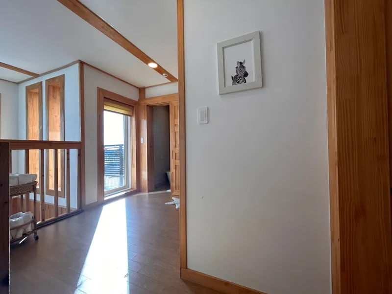 [Andeok, Seogwipo] #6 rooms #4 bathrooms #2 duplexes #2 playrooms Sanbangsan view private house 54