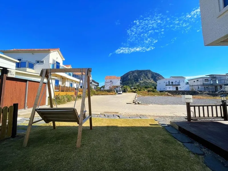 [Andeok, Seogwipo] #6 rooms #4 bathrooms #2 duplexes #2 playrooms Sanbangsan view private house 9