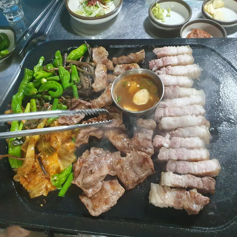 [서귀포 남원] 바람꽃하우스 #통유리로 즐기는 초록마당 프리미엄 복층독채 65