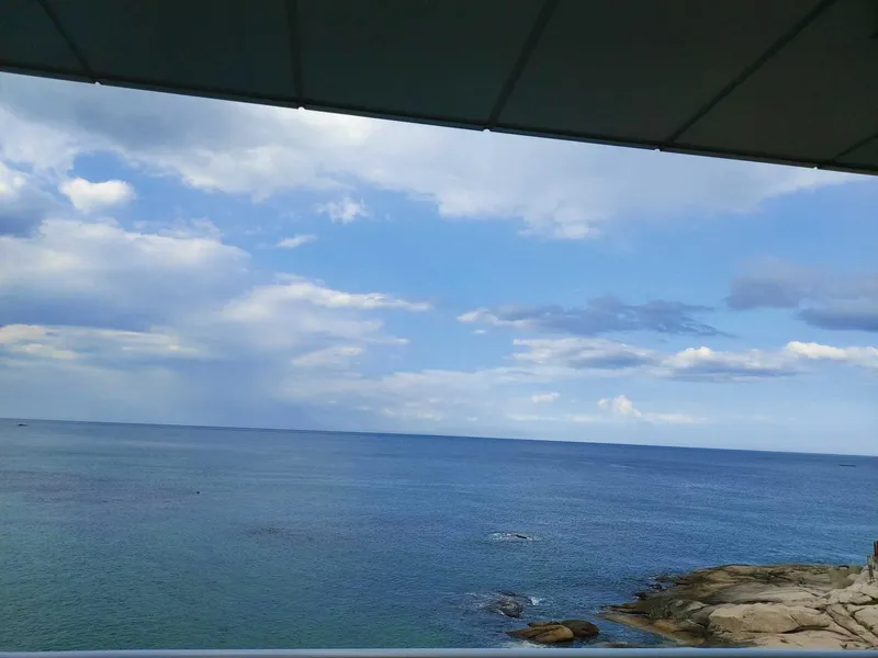 [Sokcho] Afternoon tea at an ocean view accommodation right below the lighthouse observatory 13