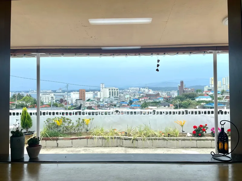 [강원 강릉][강릉.주문진]마을과 바다가 내려다 보이는 마당이 있는 독채 #애견동반 6