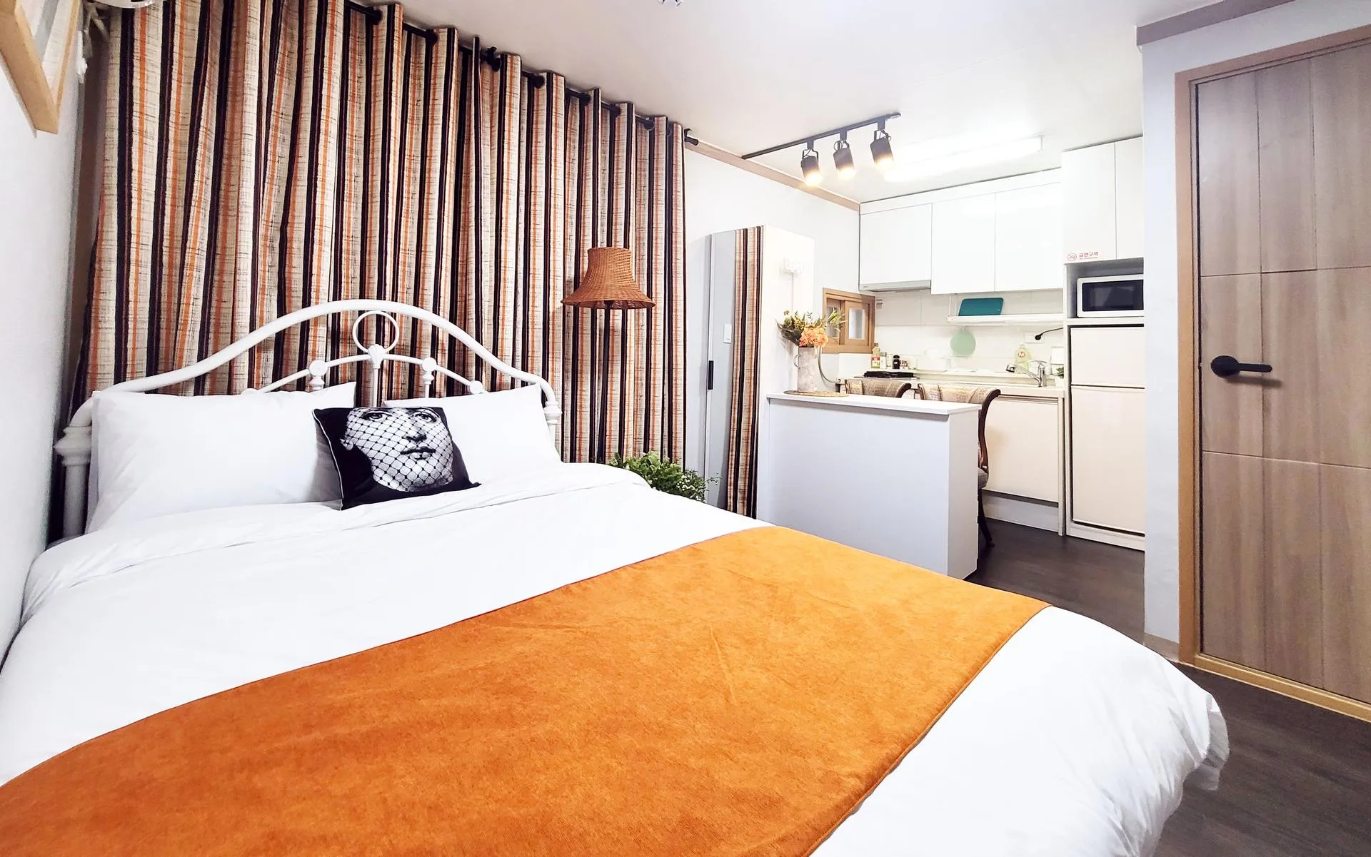 Mangwon-dong One-Bedroom House