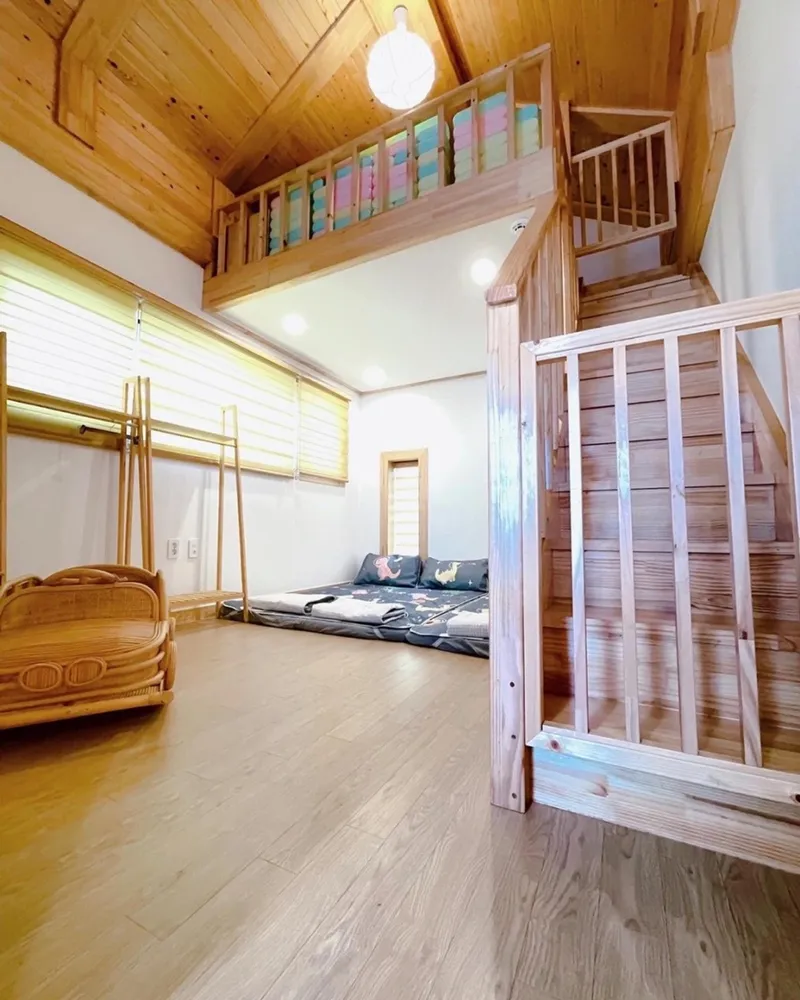 [Andeok, Seogwipo] #6 rooms #4 bathrooms #2 duplexes #2 playrooms Sanbangsan view private house 49