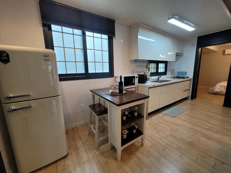 [Gujwa, Jeju][Jeju Gimnyeong] Yellow house next to Gimnyeong Cheonggulmul #Right in front of Gimnyeong sea 26