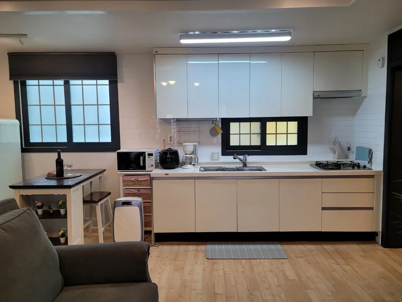 [Gujwa, Jeju][Jeju Gimnyeong] Yellow house next to Gimnyeong Cheonggulmul #Right in front of Gimnyeong sea 23