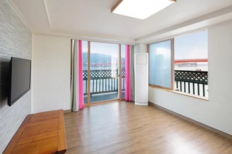 [Namhae] Namhae German Village 15 minutes by car One-room Ocean View Pension #Red 7