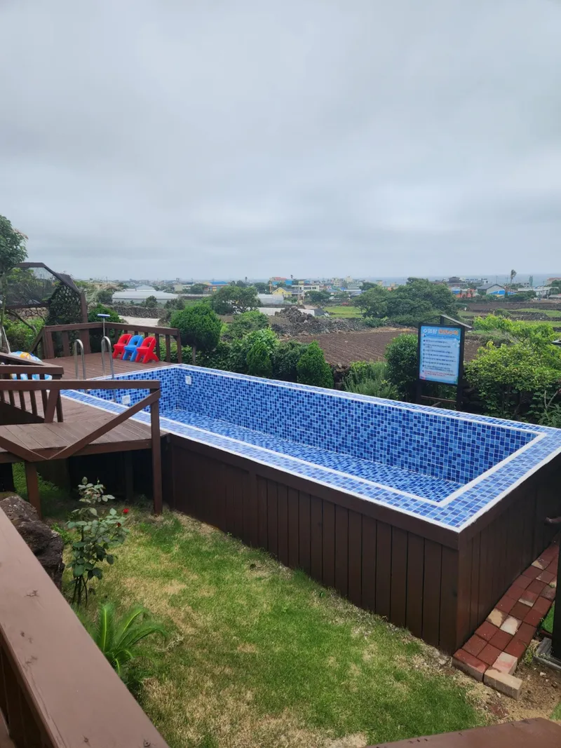 [Aewol, Jeju] Independent accommodation with a large garden and swimming pool overlooking the Gwakji Sea 107