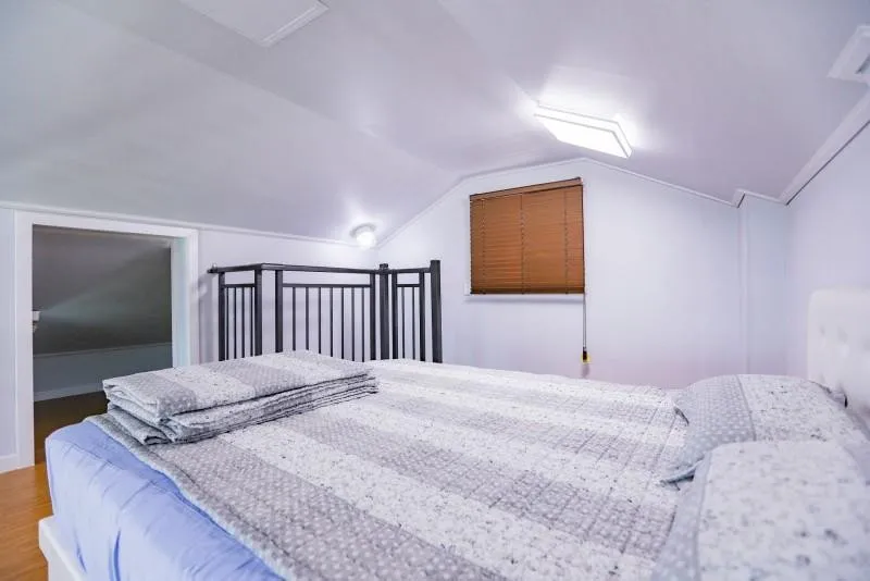 [Yeosu] Ocean view one-room duplex pension 202 where you can see the sunrise directly 8