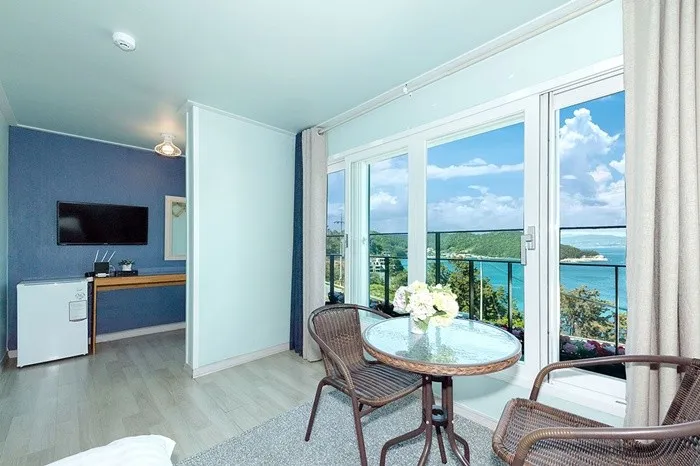[Yeosu] Ocean view 2-person room with sunrise view #Maison Mocha 7