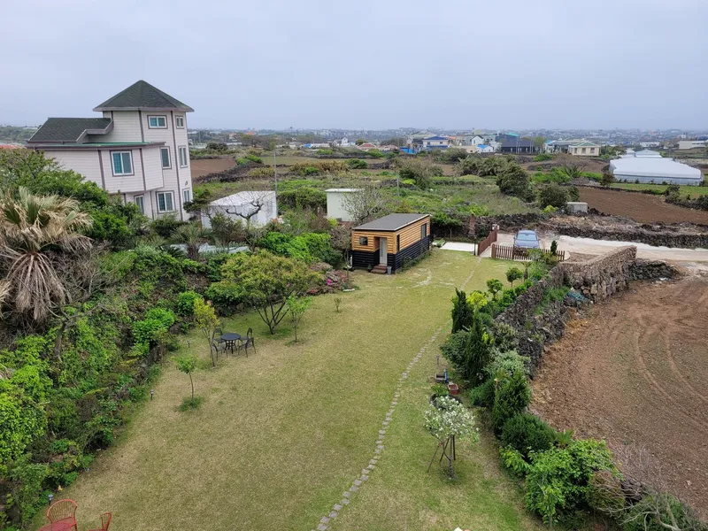 [Aewol, Jeju] Independent accommodation with a large garden and swimming pool overlooking the Gwakji Sea 55