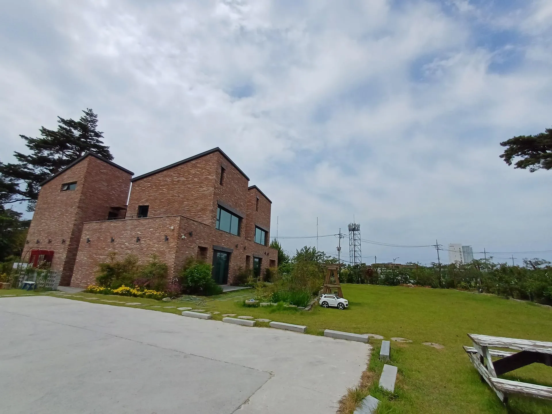 Chodang-dong Cost-Effective One-Bedroom Cottage