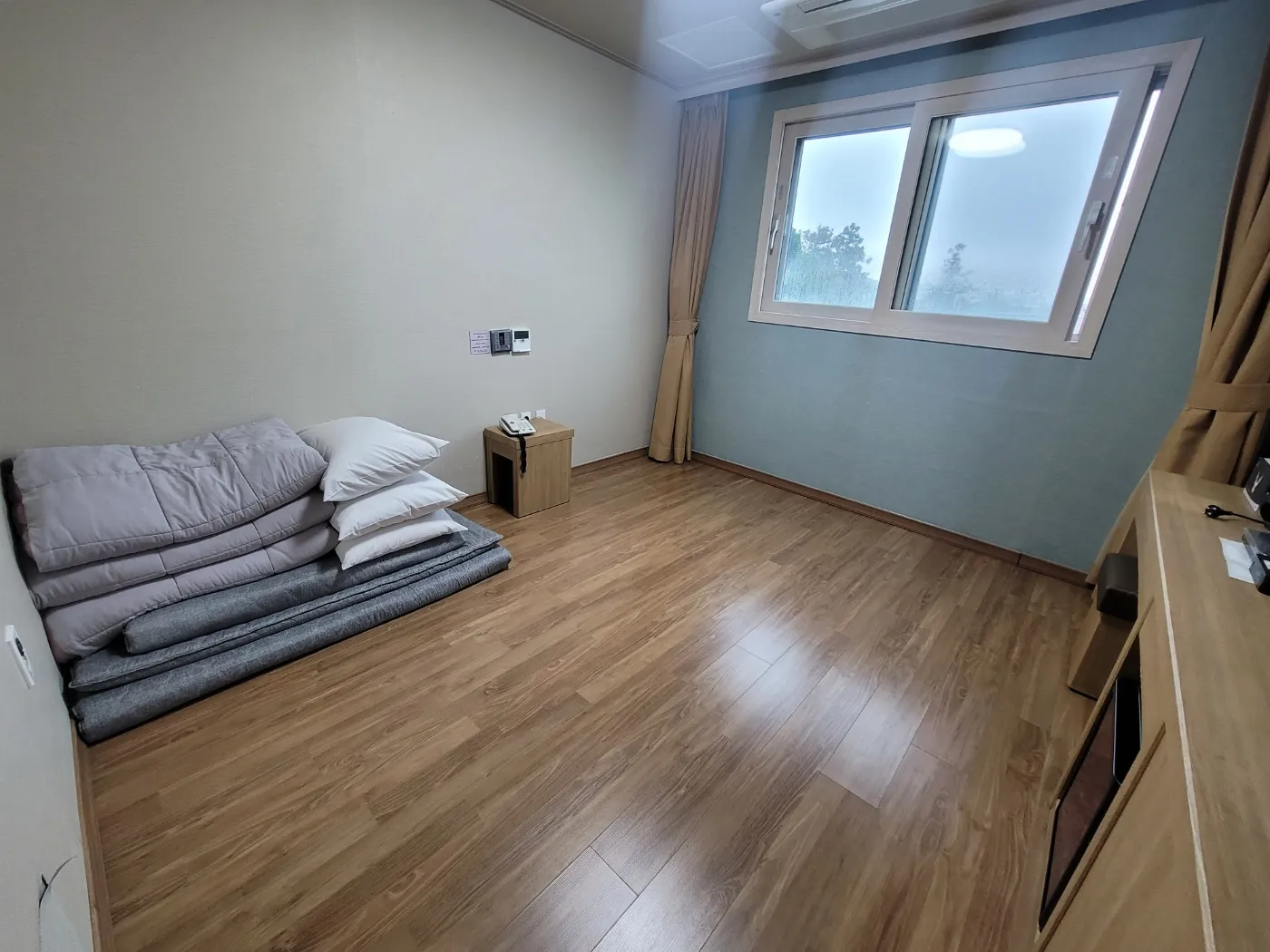 Naedo-dong Budget One-Bedroom Hotel
