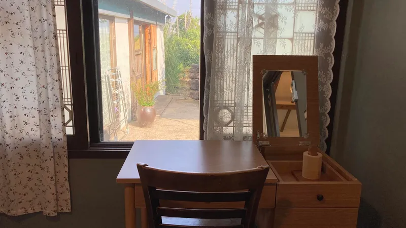 [Seoho-dong, Seogwipo] Living in a Jeju stone wall house like a real Jeju person 12