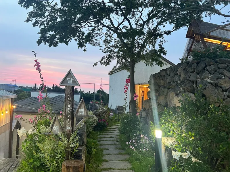 [Aewol, Jeju] Half-price discount event for full moon #Jeju emotional accommodation #Ghibli emotional #Moon 51