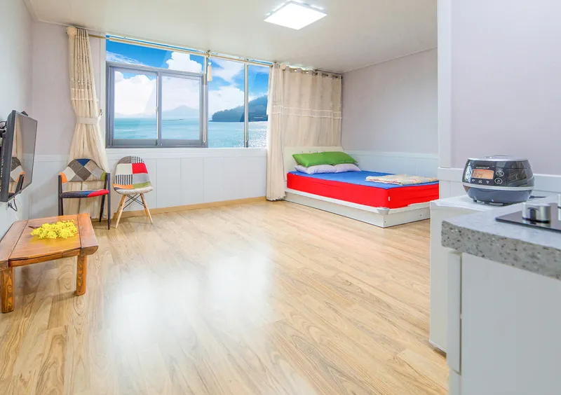[Yeosu] Ocean view one-room apartment with a view of the South Sea of Baekya Island, room 108 10