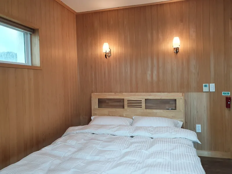 [Aewol, Jeju] Independent accommodation with a large garden and swimming pool overlooking the Gwakji Sea 86