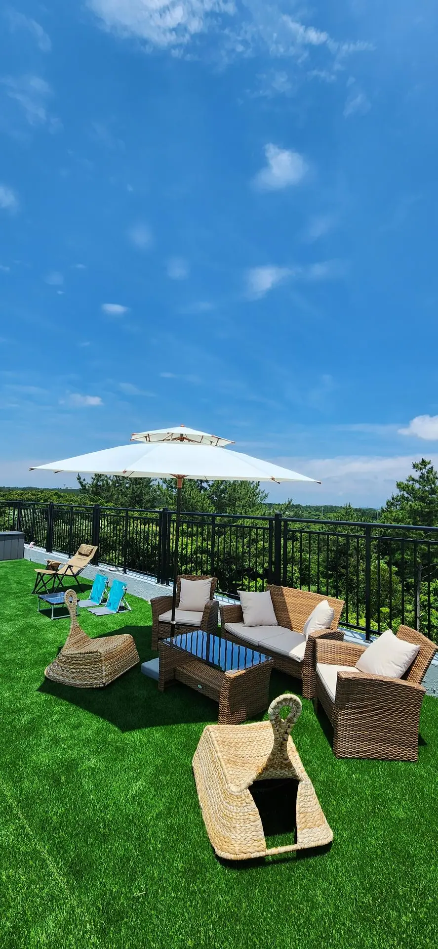 西帰浦表船 屋上の夕日が素晴らしいタウンハウス - main image