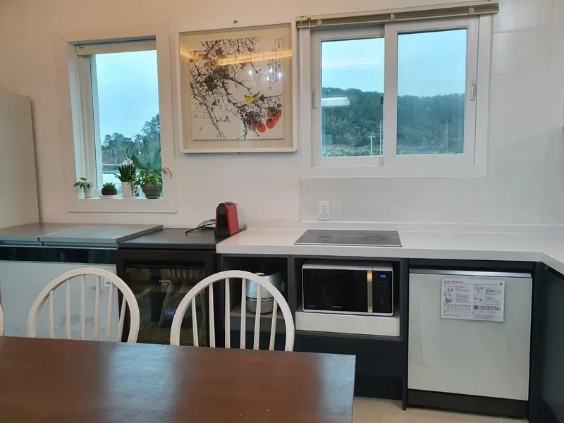 [Aewol, Jeju] Independent accommodation with a large garden and swimming pool overlooking the Gwakji Sea 106