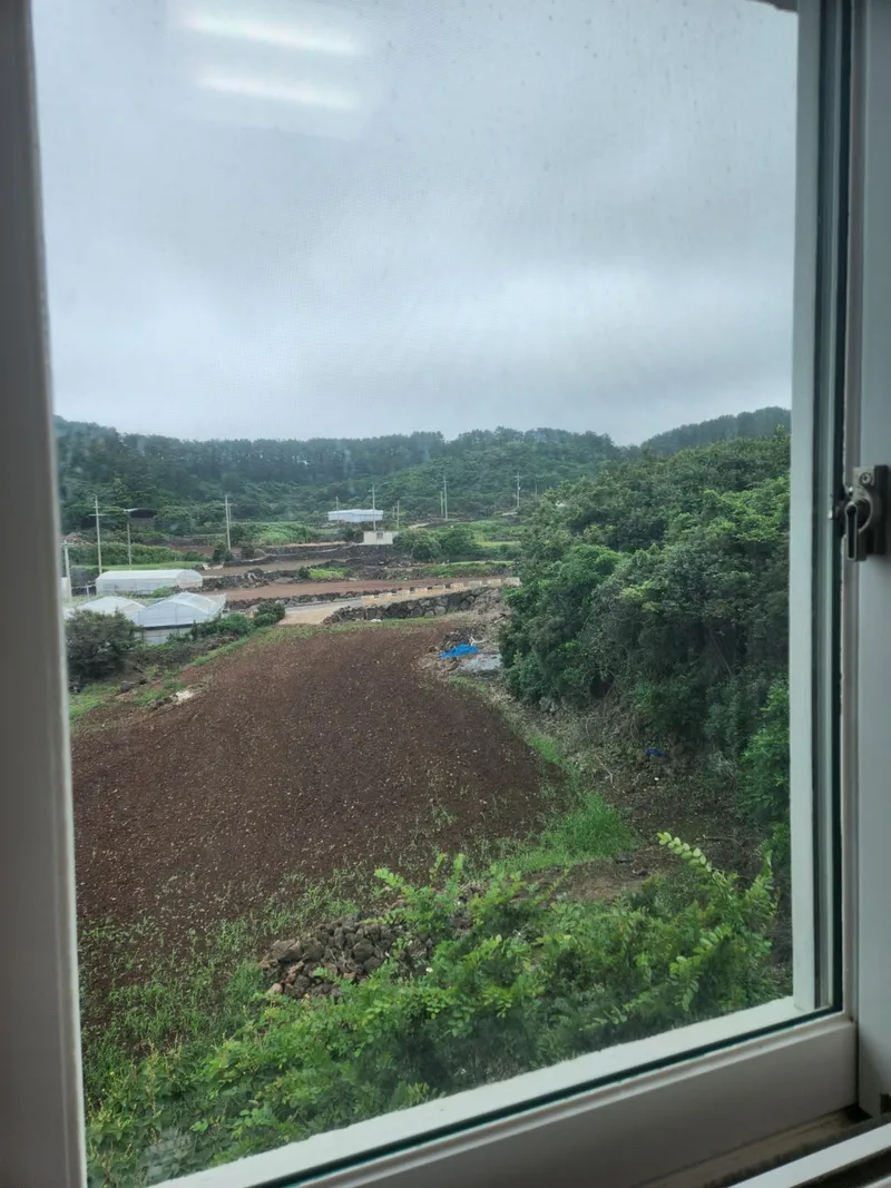 [Aewol, Jeju] Independent accommodation with a large garden and swimming pool overlooking the Gwakji Sea 101
