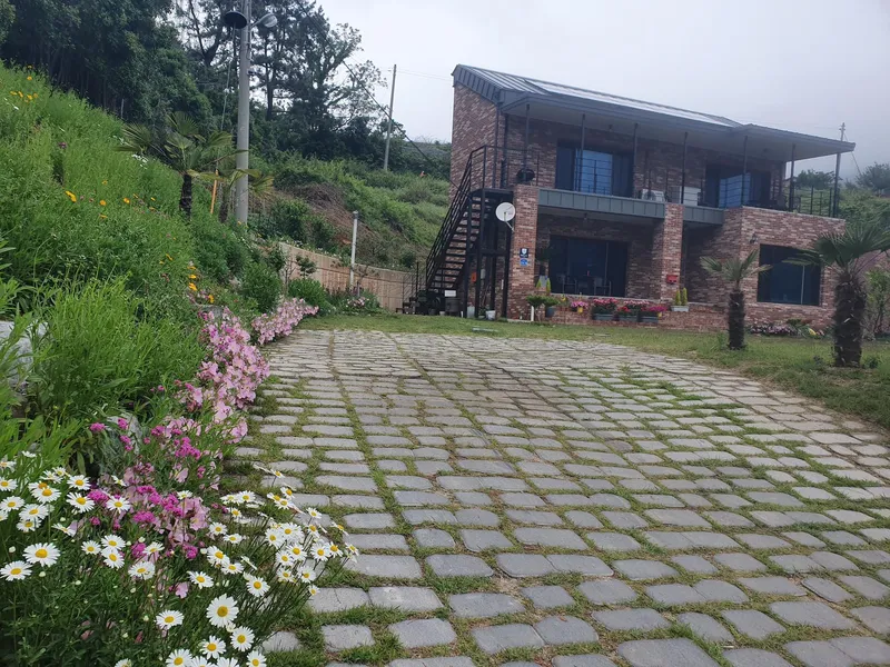 [Namhae] Ocean view, 2nd floor (pet-friendly) detached house with a garden and sea view 161