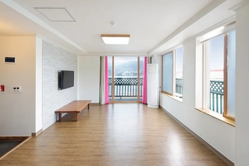 [Namhae] Namhae German Village 15 minutes by car One-room Ocean View Pension #Red 6