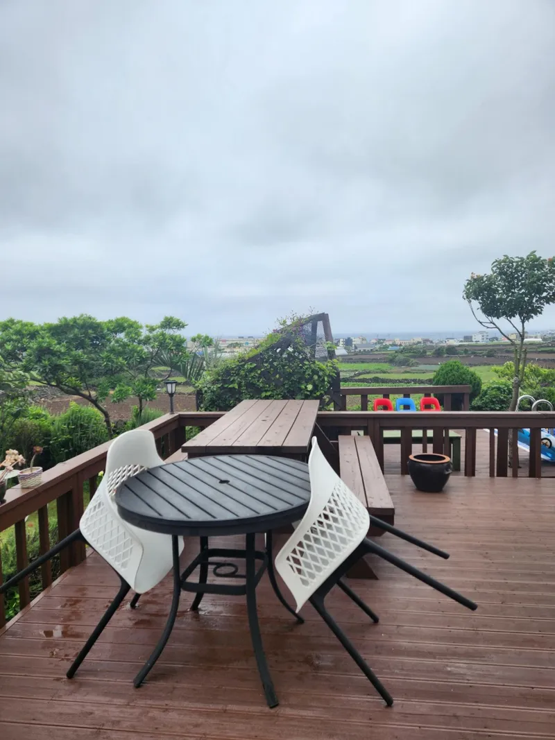 [Aewol, Jeju] Independent accommodation with a large garden and swimming pool overlooking the Gwakji Sea 76