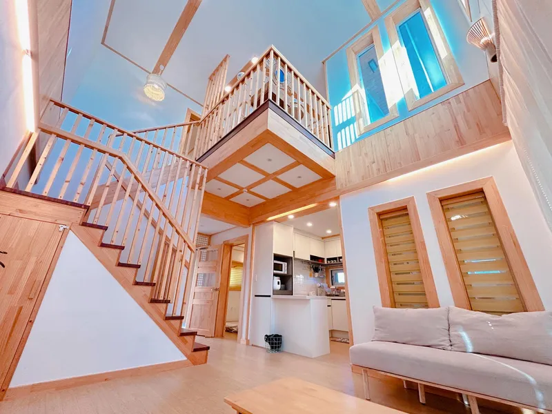 [Andeok, Seogwipo] #6 rooms #4 bathrooms #2 duplexes #2 playrooms Sanbangsan view private house 85
