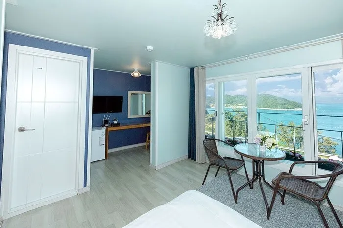 [Yeosu] Ocean view 2-person room with sunrise view #Maison Mocha 4