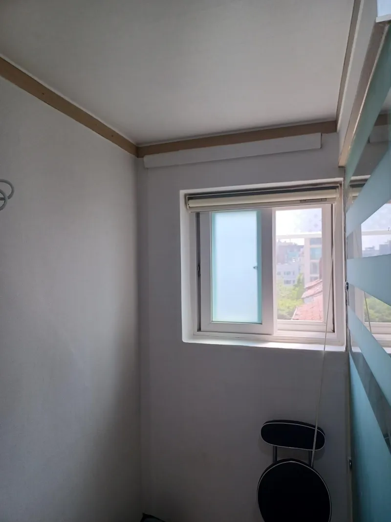 [Seocho, Seoul][Gangnam] Overwhelming location! 3 minutes from the station, large windows, private bathroom (45 sq ft). 7