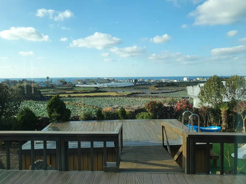 [Aewol, Jeju] Independent accommodation with a large garden and swimming pool overlooking the Gwakji Sea 92