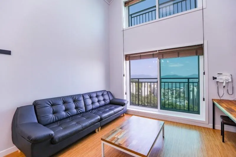 [Yeosu] Ocean view one-room duplex pension 201 where you can see the sunrise directly 3