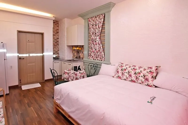 [Yeosu] One-room pension 205 with beautiful ocean view and sunset 4