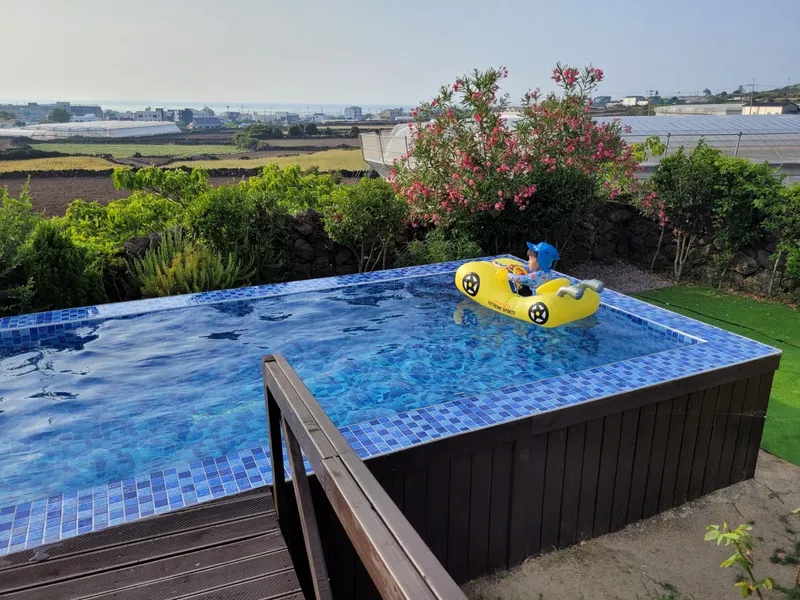 [Aewol, Jeju] Independent accommodation with a large garden and swimming pool overlooking the Gwakji Sea 105