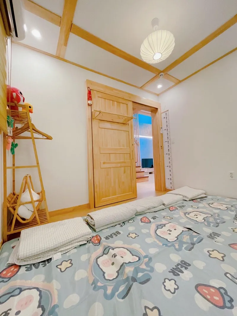 [Andeok, Seogwipo] #6 rooms #4 bathrooms #2 duplexes #2 playrooms Sanbangsan view private house 96