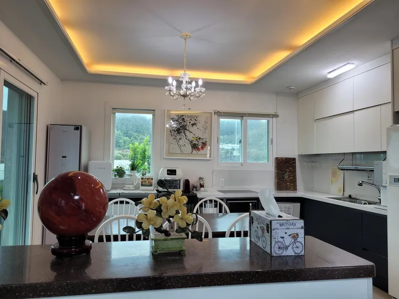 [Aewol, Jeju] Independent accommodation with a large garden and swimming pool overlooking the Gwakji Sea 47