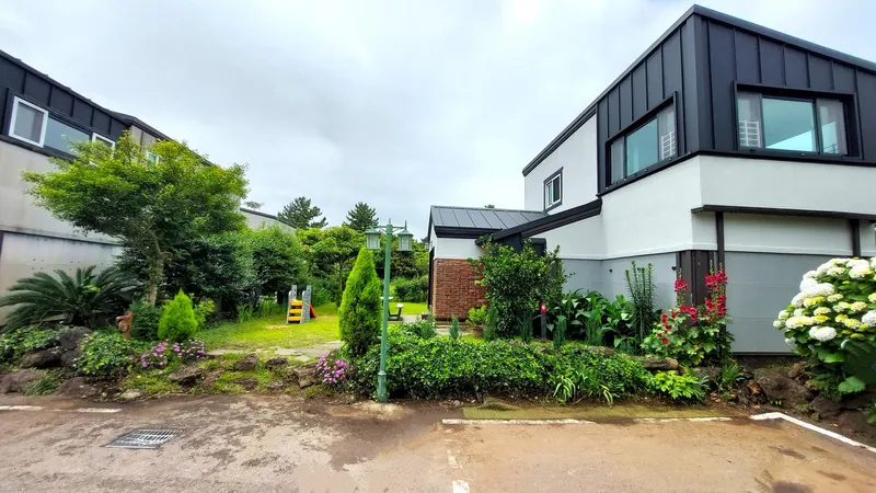 [제주 구좌] 비자림 옆 잔디마당과 수영장.테라스 룸 있는 복층-독채 28