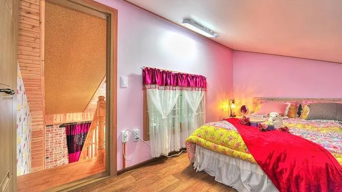 [Yeosu] 7-minute walk to the sea, duplex one-room pension #small dogs allowed #flower sunset 4