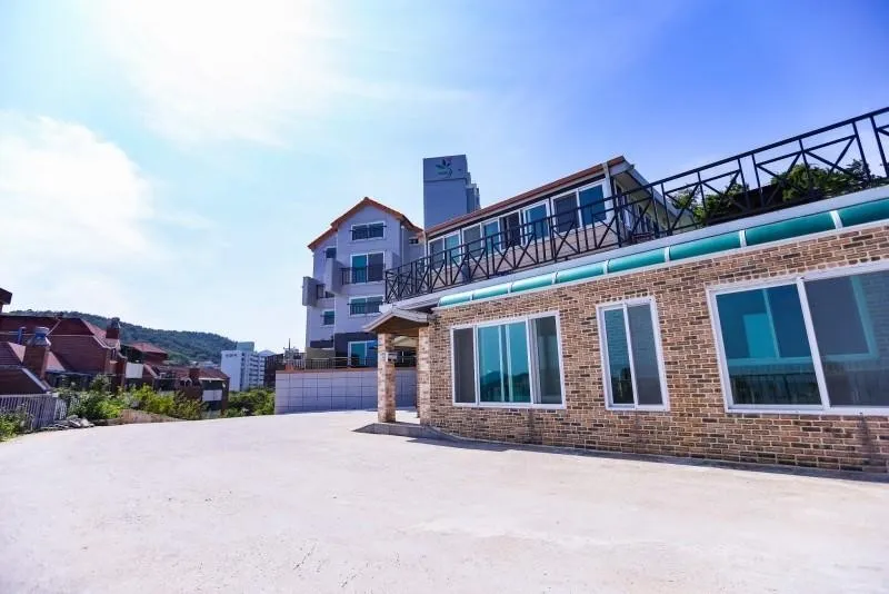 [Yeosu] Ocean view one-room duplex pension 201 where you can see the sunrise directly 9