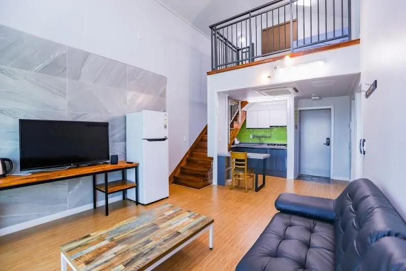 [Yeosu] Ocean view one-room duplex pension 201 where you can see the sunrise directly 8