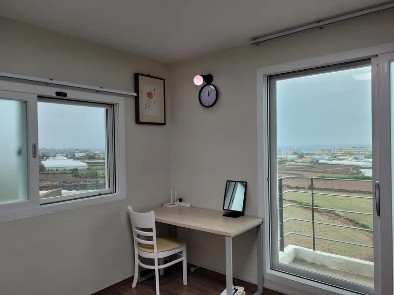 [Aewol, Jeju] Independent accommodation with a large garden and swimming pool overlooking the Gwakji Sea 54
