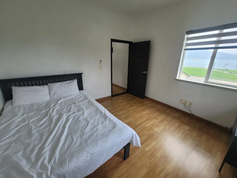 [Namhae] Ocean view detached one-room pension 202 in a quiet and cozy American village 2