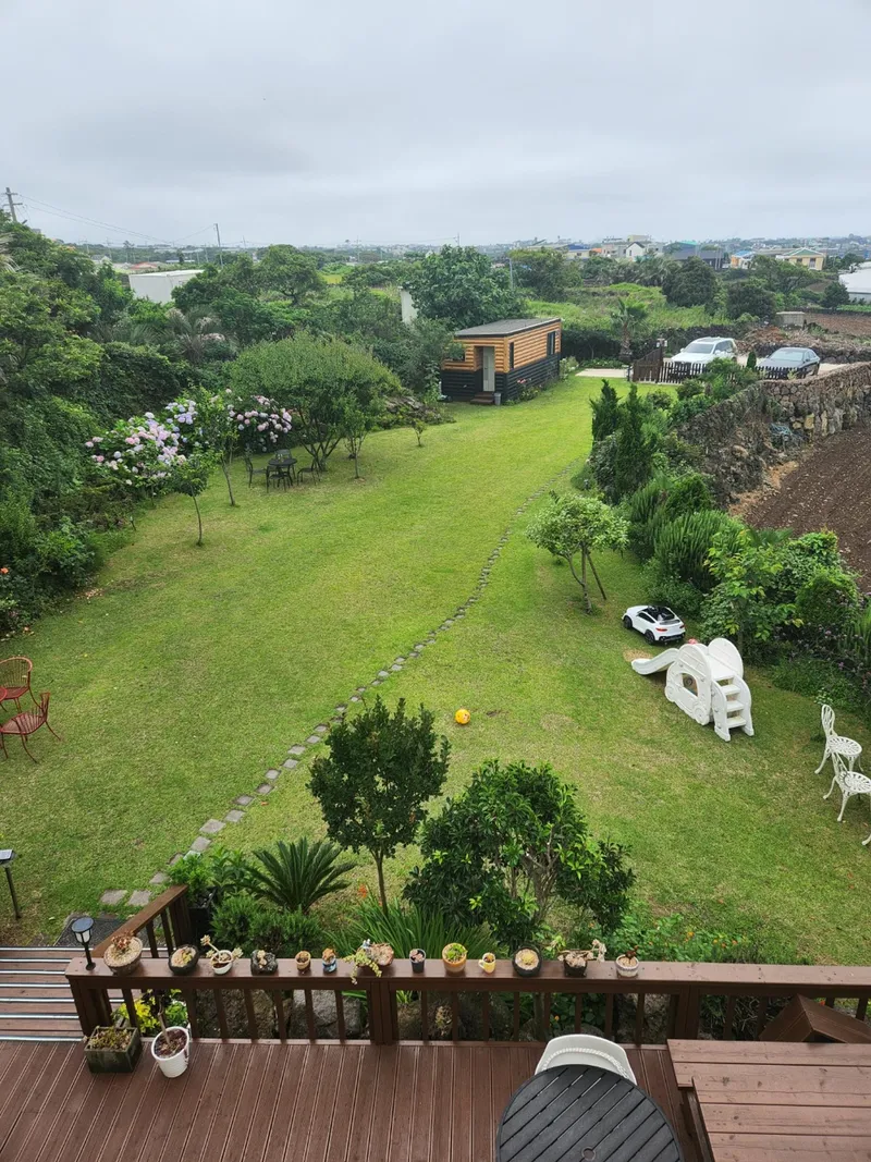 [Aewol, Jeju] Independent accommodation with a large garden and swimming pool overlooking the Gwakji Sea 103