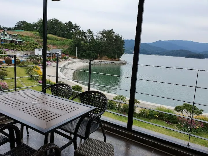 [Namhae] Ocean view, 2nd floor (pet-friendly) detached house with a garden and sea view 138