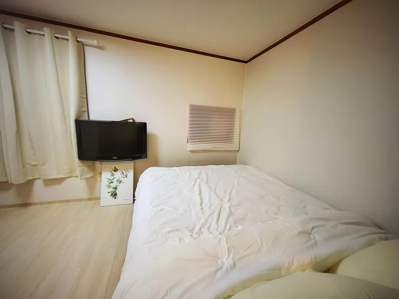 [경북 포항] 죽도동 새로 리모델링 완료 퀸사이즈침대 귀한 단기임대 3
