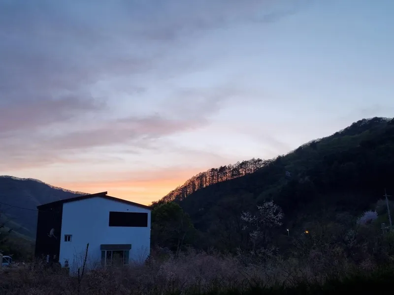 [경기 양평][경기 양평/옥천]마당 바로 앞 청정 어비계곡을 품은 독채 프라이빗하우스 17